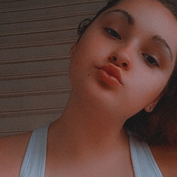 Meet your Posher, Ansley - Picture 1 of 1